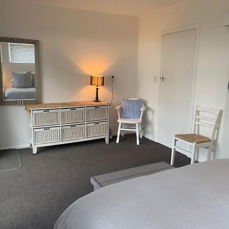 Beach Front Apartment Ohope Buitenkant foto